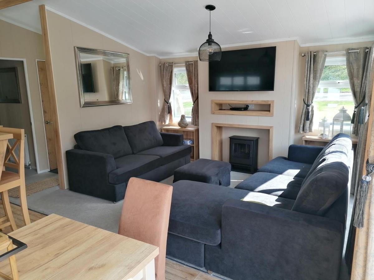 Luxury Lodge On Edge Of New Forest And 800M From Sea Entertainment And Leisure Passes Included 米尔福德昂西 外观 照片