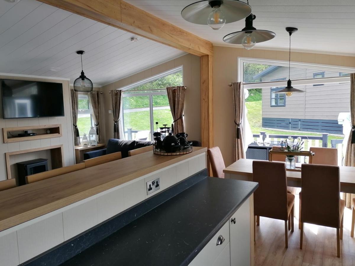 Luxury Lodge On Edge Of New Forest And 800M From Sea Entertainment And Leisure Passes Included 米尔福德昂西 外观 照片