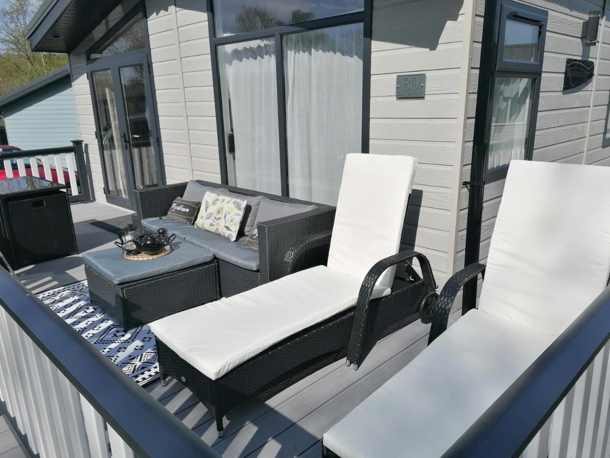 Luxury Lodge On Edge Of New Forest And 800M From Sea Entertainment And Leisure Passes Included 米尔福德昂西 外观 照片