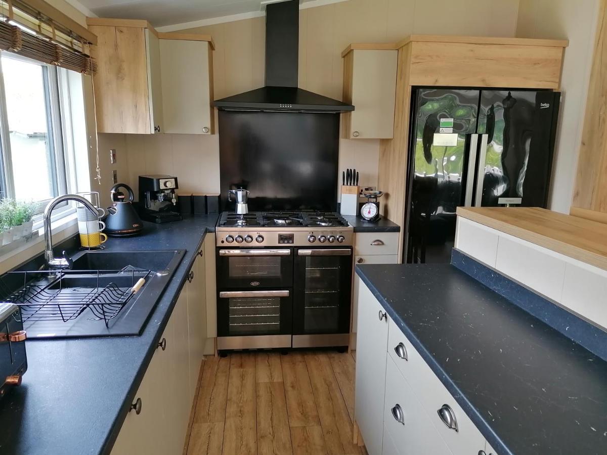 Luxury Lodge On Edge Of New Forest And 800M From Sea Entertainment And Leisure Passes Included 米尔福德昂西 外观 照片