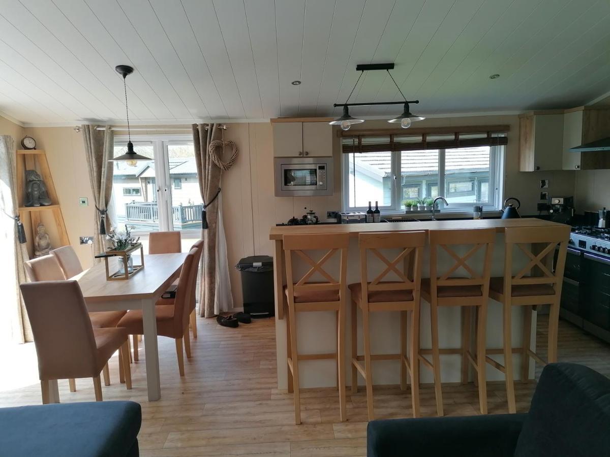 Luxury Lodge On Edge Of New Forest And 800M From Sea Entertainment And Leisure Passes Included 米尔福德昂西 外观 照片