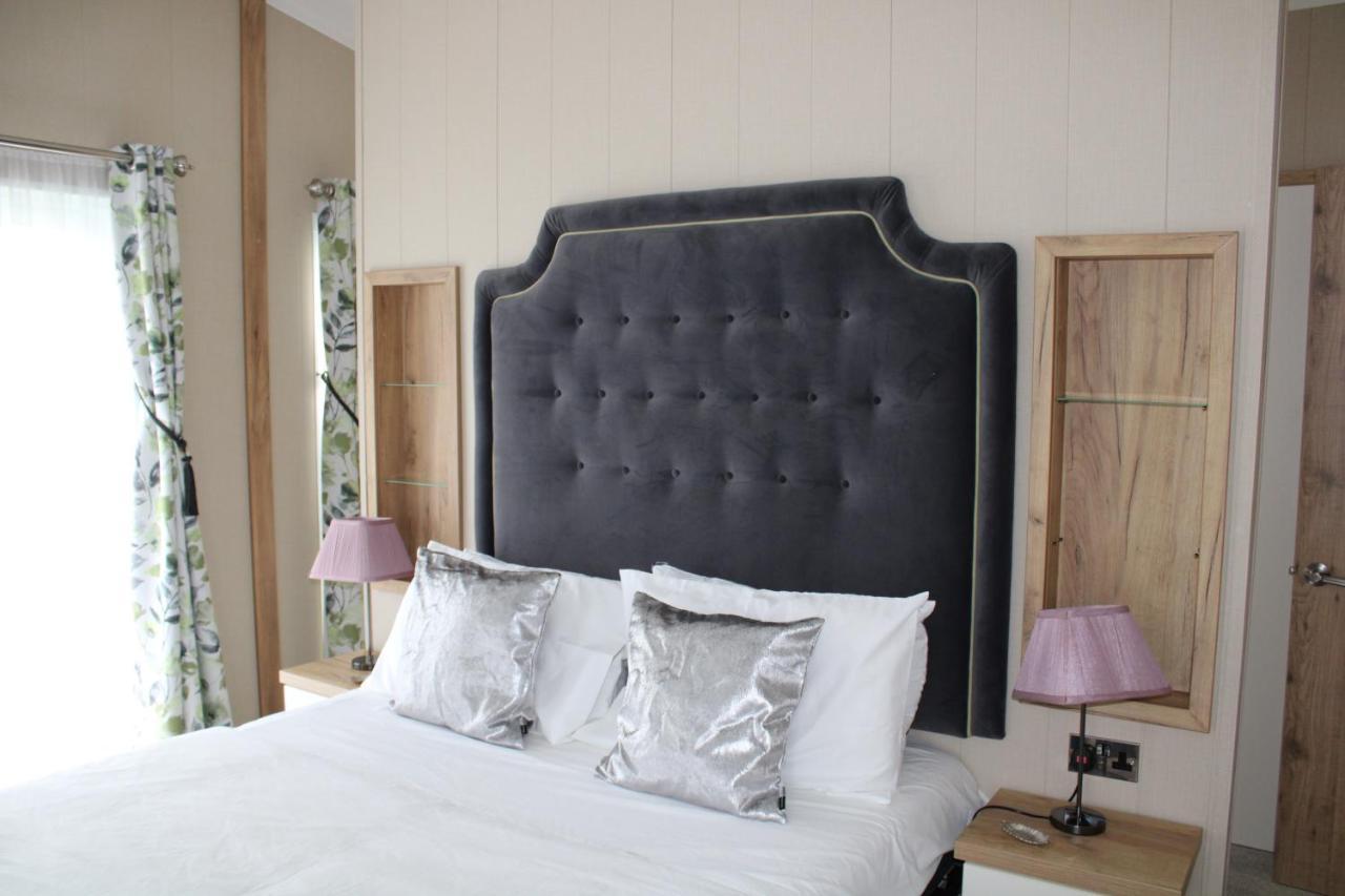 Luxury Lodge On Edge Of New Forest And 800M From Sea Entertainment And Leisure Passes Included 米尔福德昂西 外观 照片