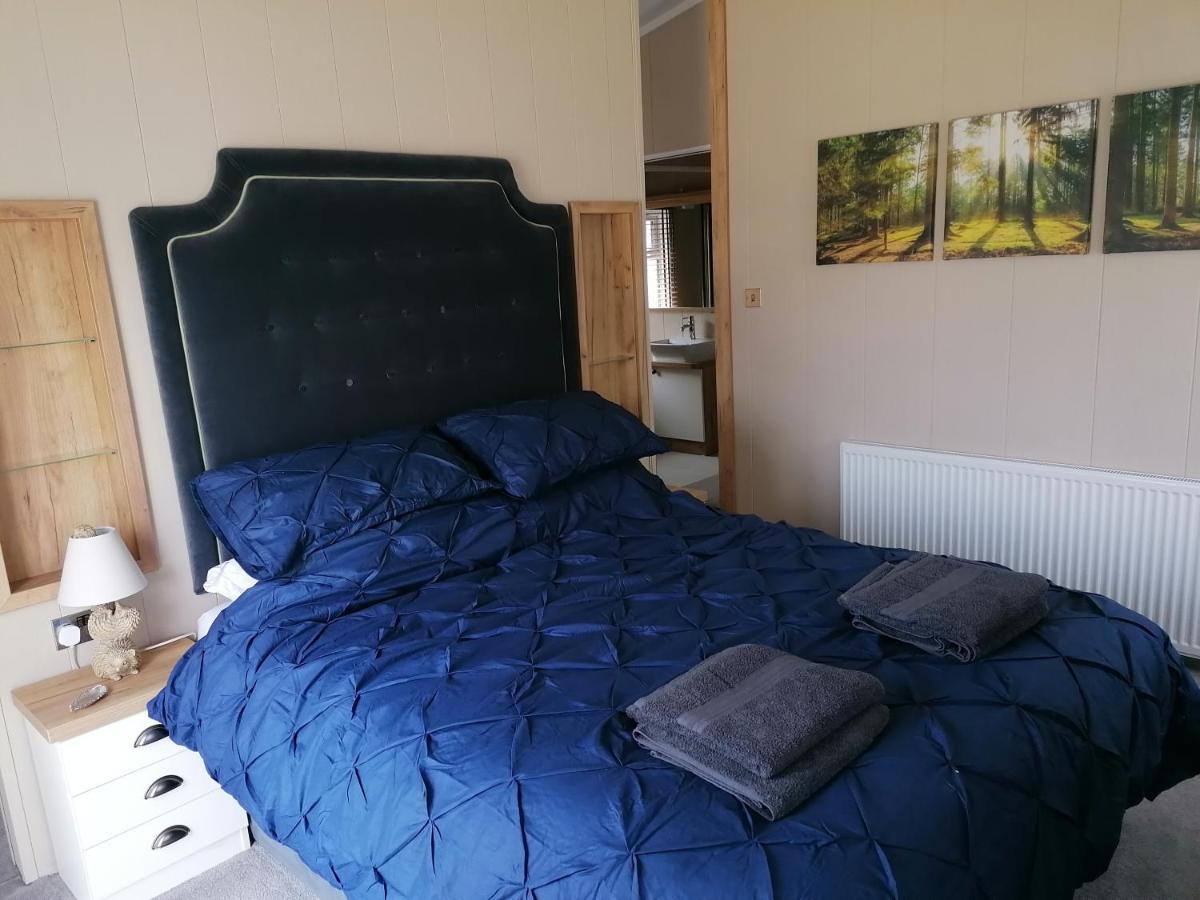 Luxury Lodge On Edge Of New Forest And 800M From Sea Entertainment And Leisure Passes Included 米尔福德昂西 外观 照片