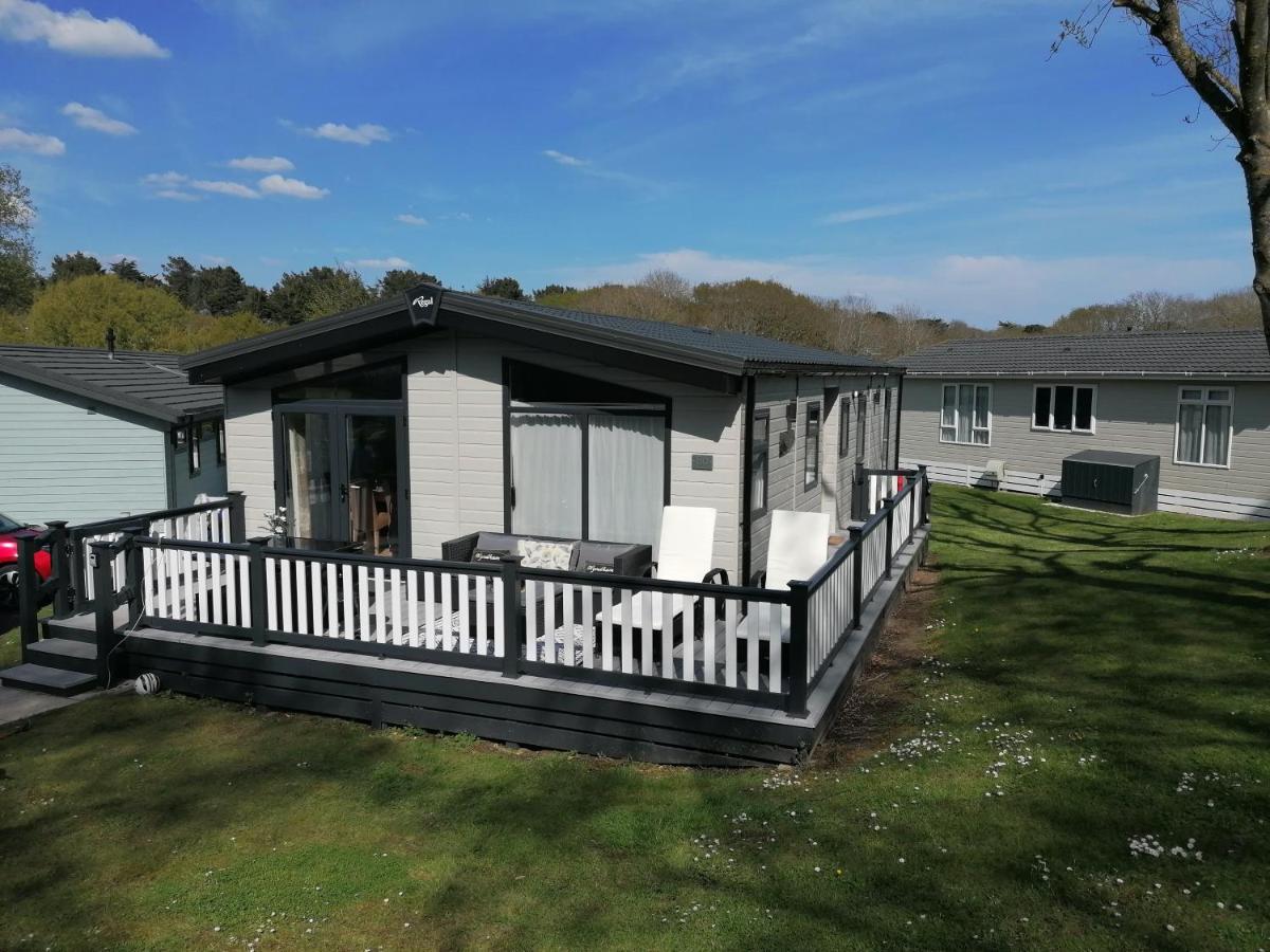 Luxury Lodge On Edge Of New Forest And 800M From Sea Entertainment And Leisure Passes Included 米尔福德昂西 外观 照片