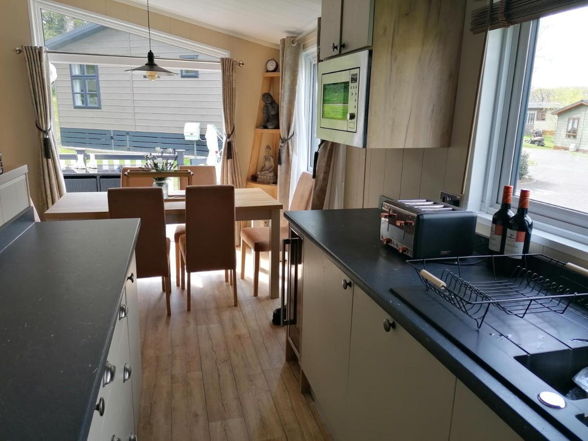 Luxury Lodge On Edge Of New Forest And 800M From Sea Entertainment And Leisure Passes Included 米尔福德昂西 外观 照片