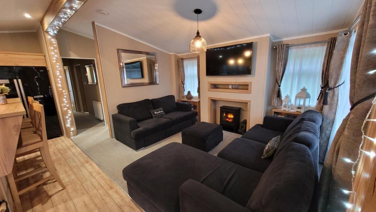 Luxury Lodge On Edge Of New Forest And 800M From Sea Entertainment And Leisure Passes Included 米尔福德昂西 外观 照片