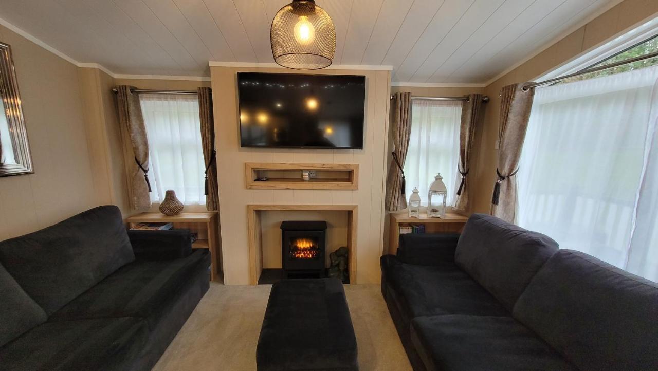 Luxury Lodge On Edge Of New Forest And 800M From Sea Entertainment And Leisure Passes Included 米尔福德昂西 外观 照片