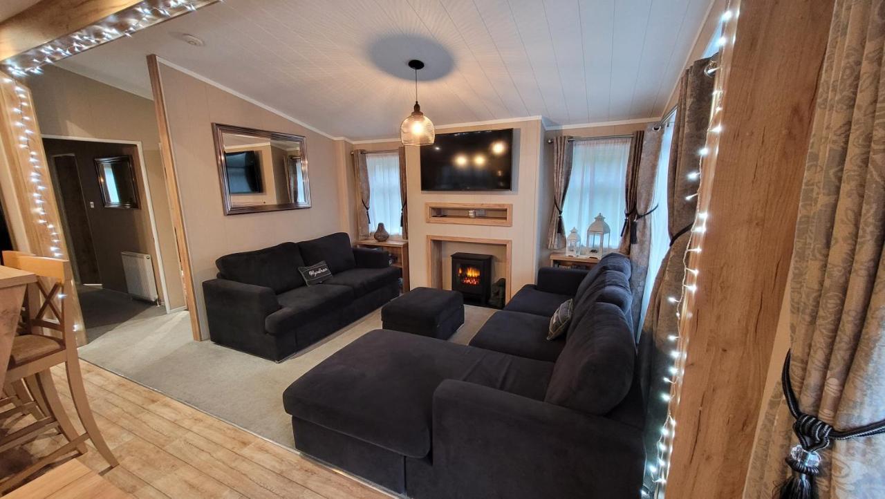 Luxury Lodge On Edge Of New Forest And 800M From Sea Entertainment And Leisure Passes Included 米尔福德昂西 外观 照片