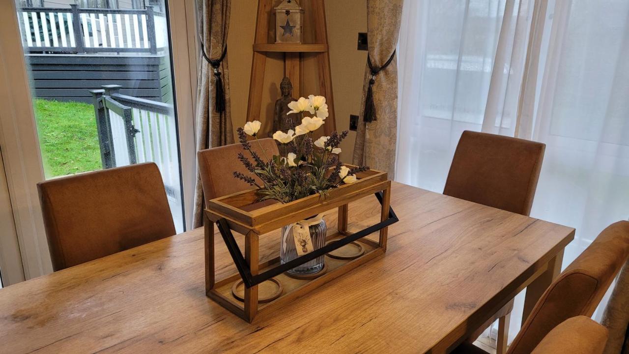 Luxury Lodge On Edge Of New Forest And 800M From Sea Entertainment And Leisure Passes Included 米尔福德昂西 外观 照片