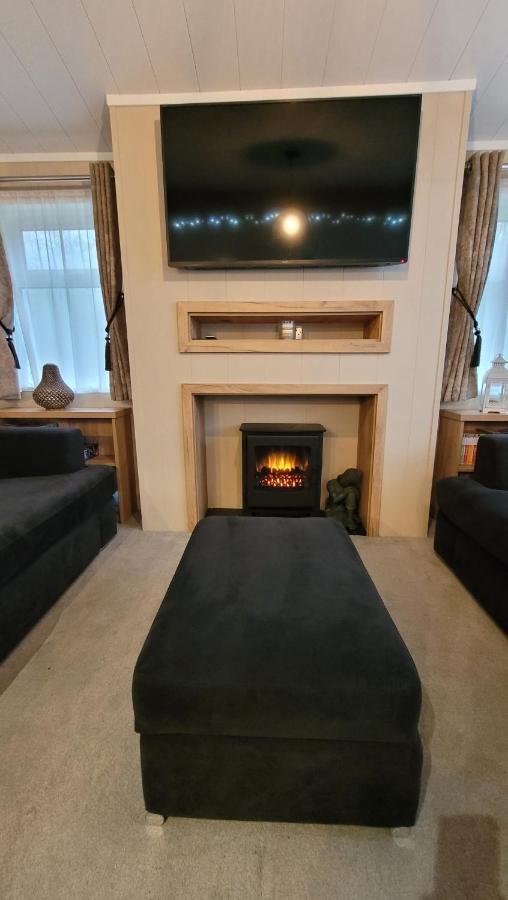 Luxury Lodge On Edge Of New Forest And 800M From Sea Entertainment And Leisure Passes Included 米尔福德昂西 外观 照片