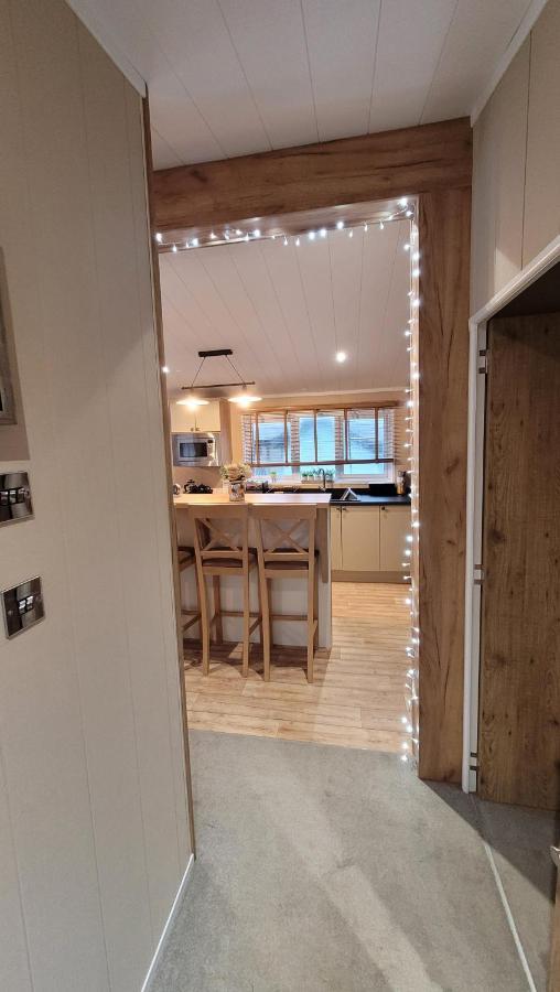 Luxury Lodge On Edge Of New Forest And 800M From Sea Entertainment And Leisure Passes Included 米尔福德昂西 外观 照片