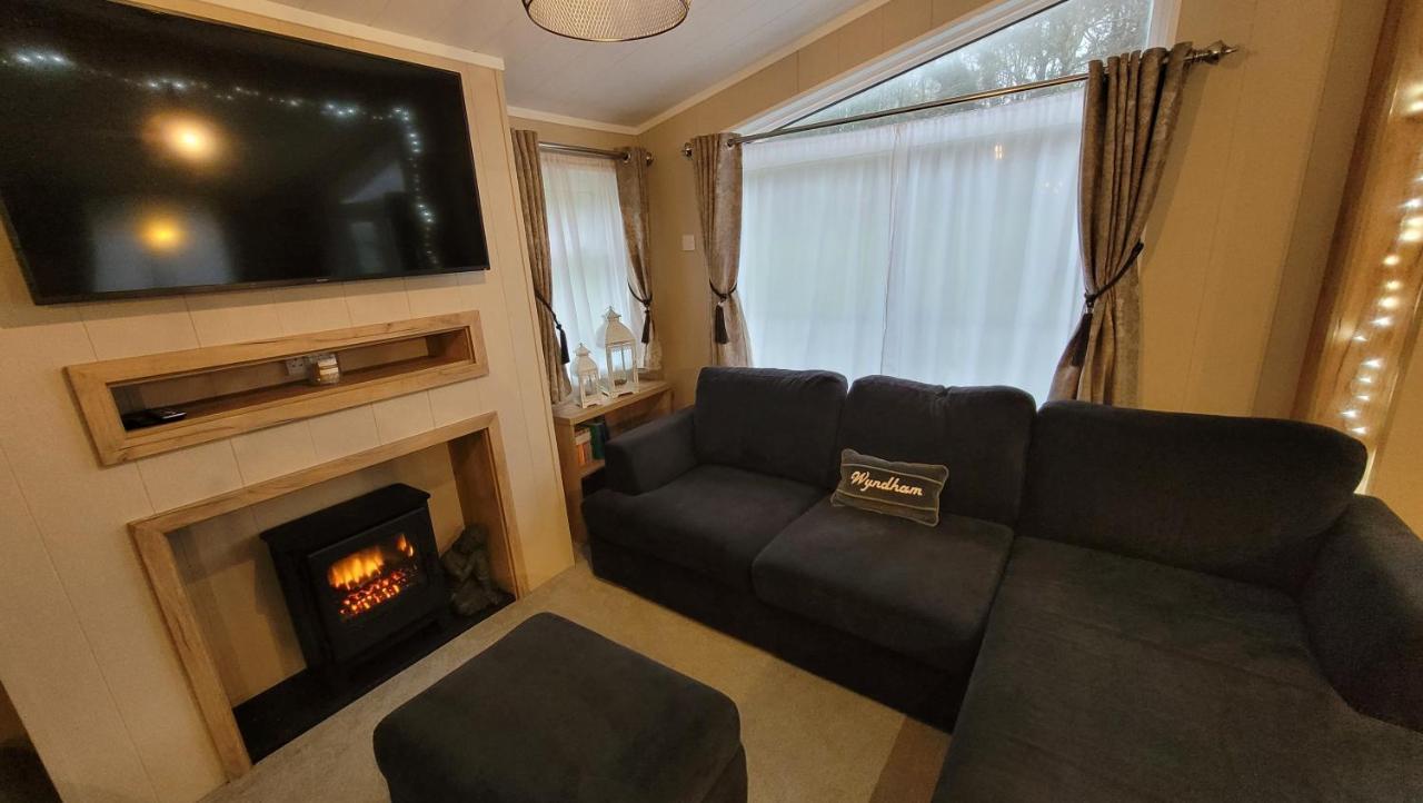 Luxury Lodge On Edge Of New Forest And 800M From Sea Entertainment And Leisure Passes Included 米尔福德昂西 外观 照片
